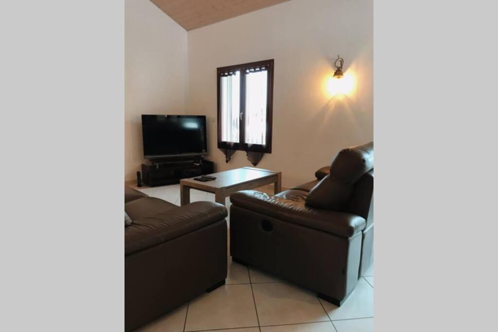 Maison Entiere Au Pied Du Plateau Du Retord 2 Chambres Sdb - Vouvray Ochiaz Екстериор снимка